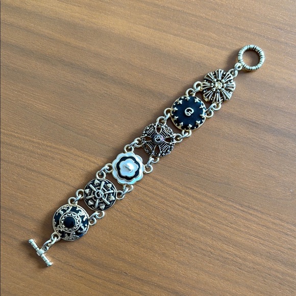 St. John Gold and Black Intricate Bracelet GUC - Picture 1 of 10
